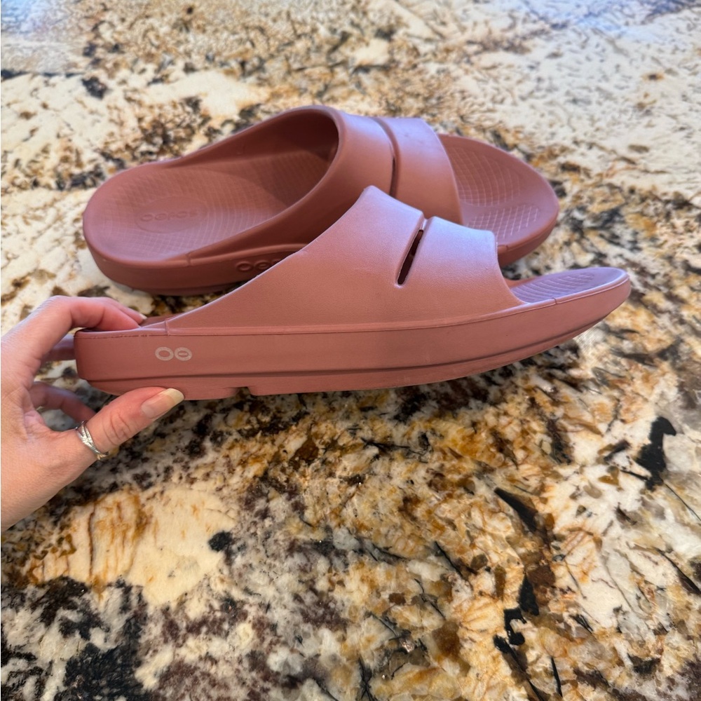 OOFOS Pink Sandals with Cushioned Sole M10 W12